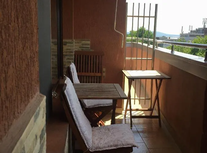 Luxury Panoramic Seaside Apartman Burgasz